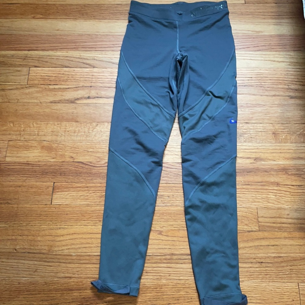 Nike pro Hyperwarm leggings in Grey